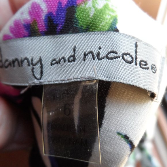 Danny & Nicole Sleeveless Floral Flare Dress - Size 6 - Picture 4 of 8